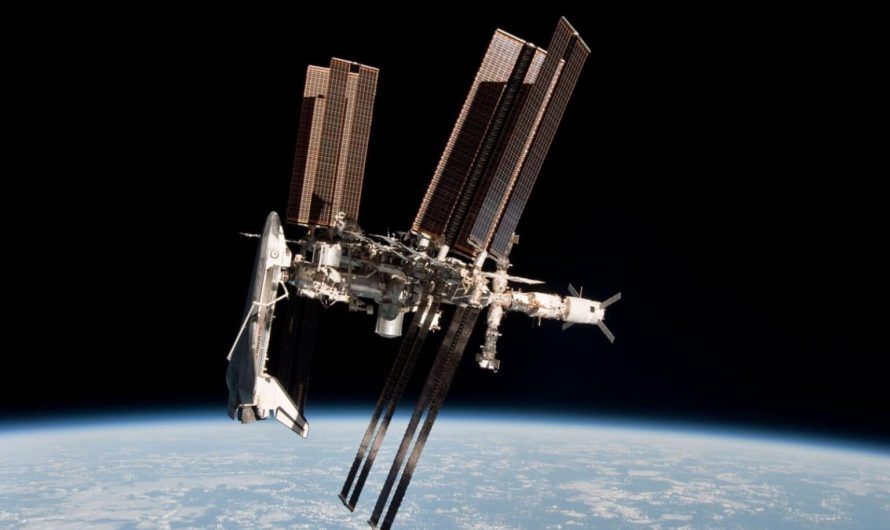 The International Space Station Films A Fleet of Hundreds of UFOs Heading Towards Earth
